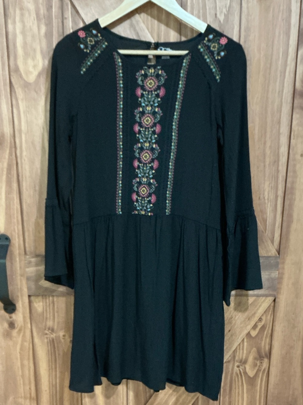 art class Black Long-Sleeve Embroidered Boho Dress